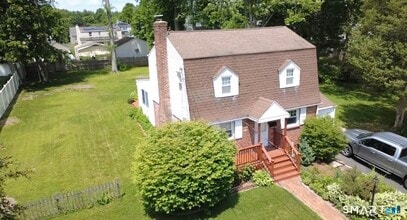 Building Photo - 54 Harding Ave