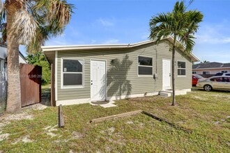 Building Photo - 3633 SW 12th Ct