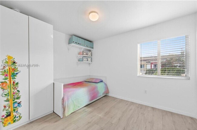 Building Photo - 1820 SW 89th Terrace