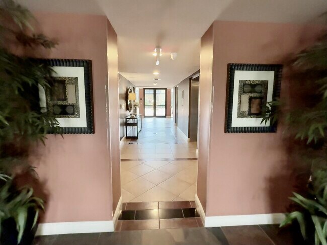 Foto del edificio - 4907 Midtown Ln