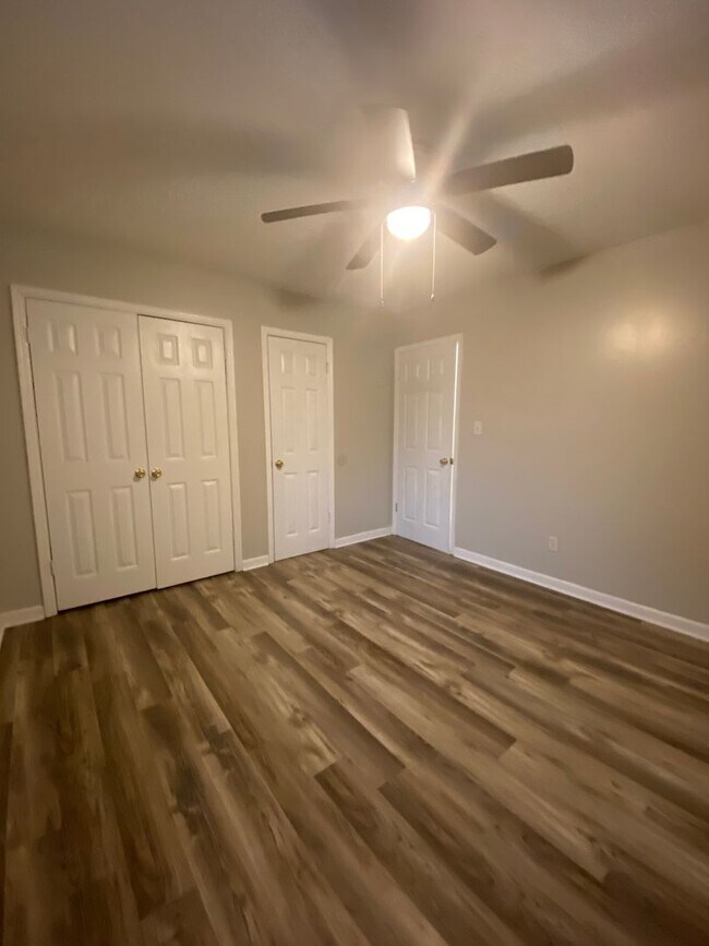 Foto del edificio - 120/122 Churchill Cir