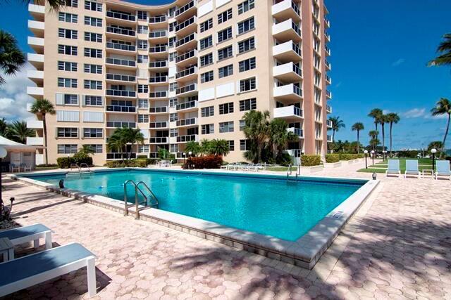 Primary Photo - 2800 N Flagler Dr