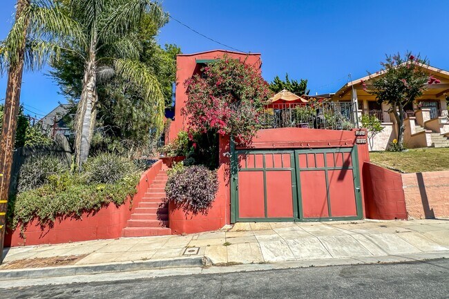 Foto del edificio - 1024 Coronado Terrace