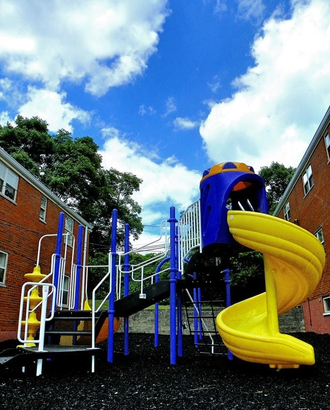 Cloverleaf Village Apartments Pittsburgh, PA