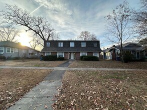 Building Photo - 209 Lecta Ave