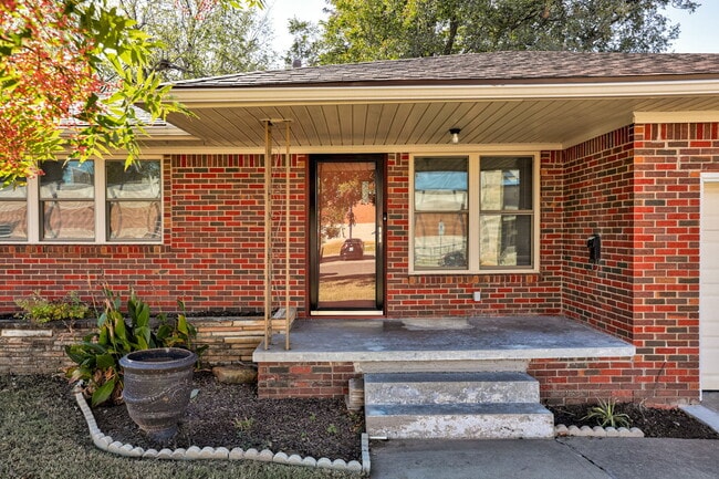 Photo - 806 Denison Dr House