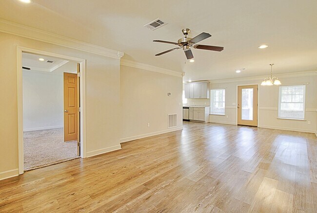 Building Photo - 5777 E Oglethorpe Hwy