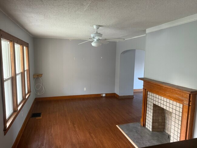 Foto del edificio - 806 E Deshler Ave