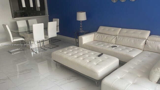 Building Photo - 1817 S Ocean Dr
