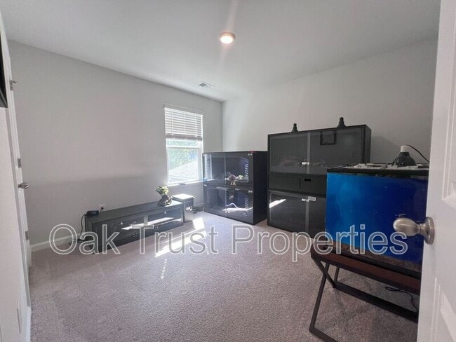 Building Photo - 129 Blossom Wood Ln