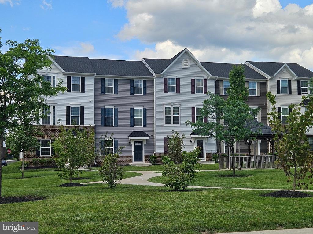 Foto principal - 251 Compass Dr