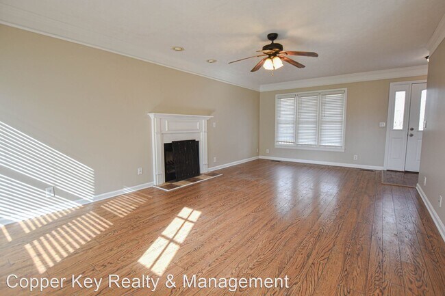 Foto del edificio - 3 br, 2.5 bath House - 1690 Hazelwood Road