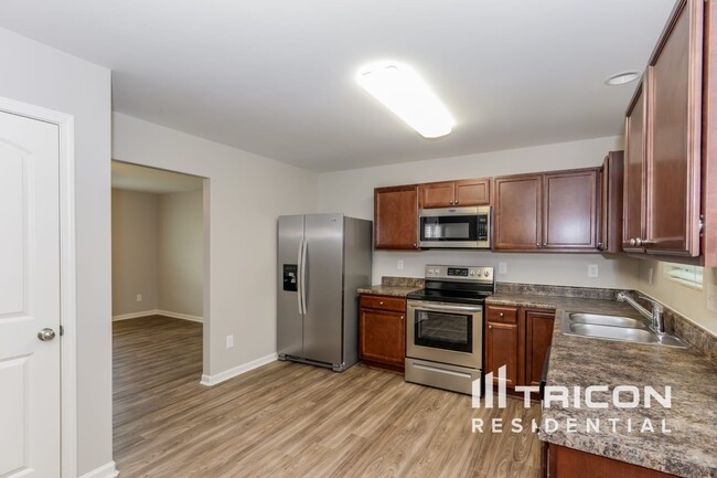 Building Photo - 117 Maple Crest Dr