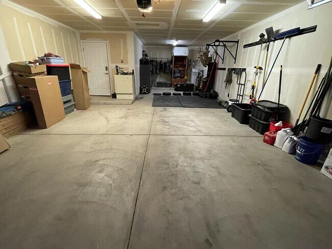 Foto del edificio - 3 br, 3 bath House - 4620 Backstretch Rd