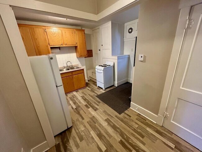 Foto del edificio - 314 W 3rd St