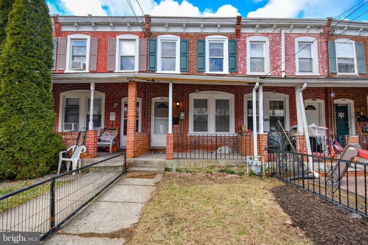 332 W Spring Ave, Ardmore, PA 19003 Townhome Rentals in Ardmore PA