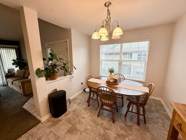 Foto del edificio - 5225 White Willow Dr
