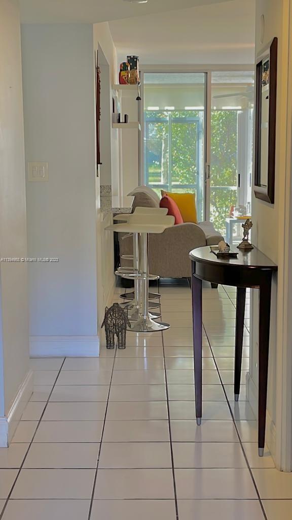 Building Photo - 1811 Sabal Palm Dr