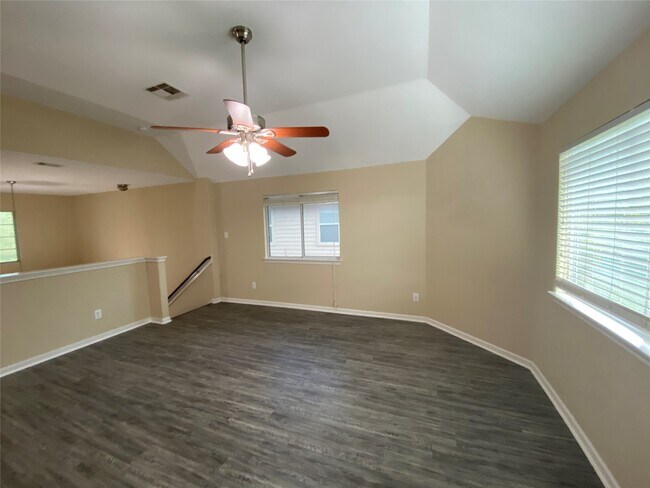 Foto del edificio - 4903 Summer Ridge Dr