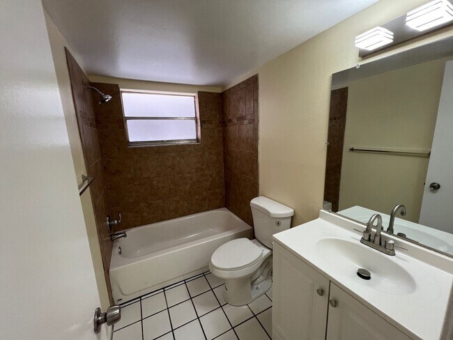 Foto del edificio - Unfurnished Annual Rental