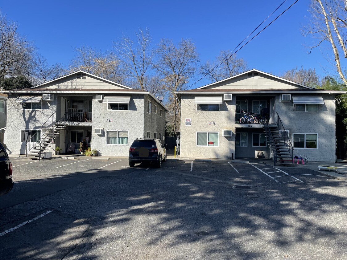 Primary Photo - 220 W 22nd St