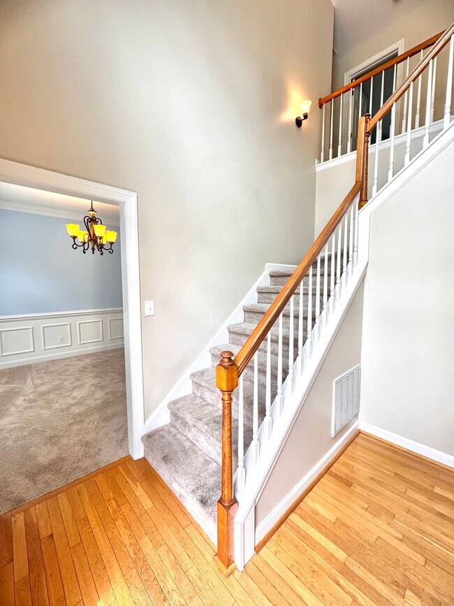 Building Photo - Spacious 4BR 2.5BA Home in Adams Farm with...