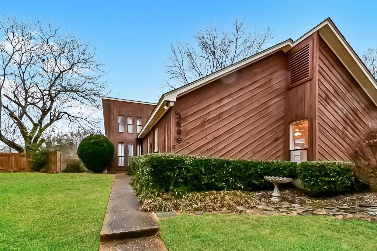 Primary Photo - 3869 Caravel Dr