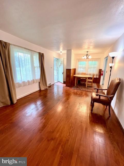 Foto del edificio - 327 Clarksville Rd
