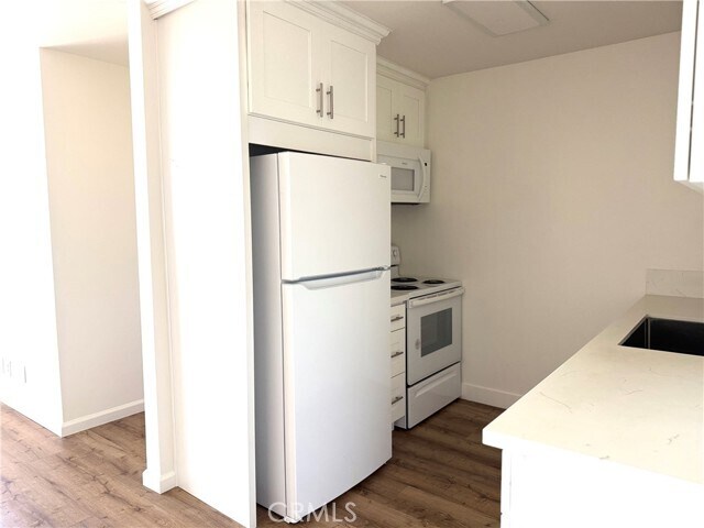 Foto del edificio - 18657 Collins St