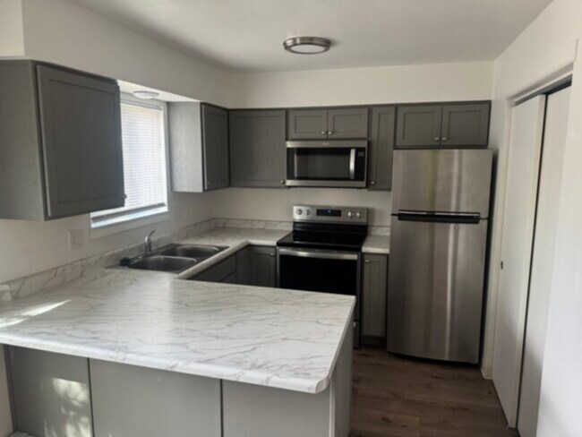Foto del edificio - Updated 2 Bed, 1 Bath!!!