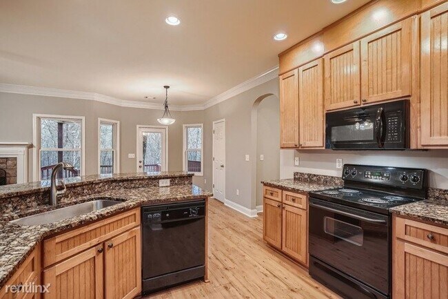 Building Photo - 4 br, 2.5 bath House - 507 Custer Way UNIT