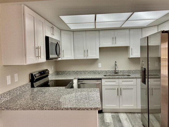Foto del edificio - 5008 Manatee Ave W