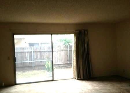 Building Photo - 1008 Las Lomas Dr