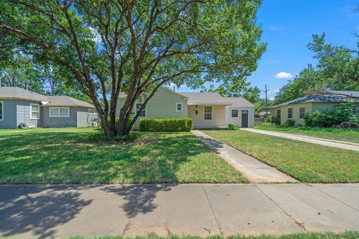 Foto principal - 2309 35th St