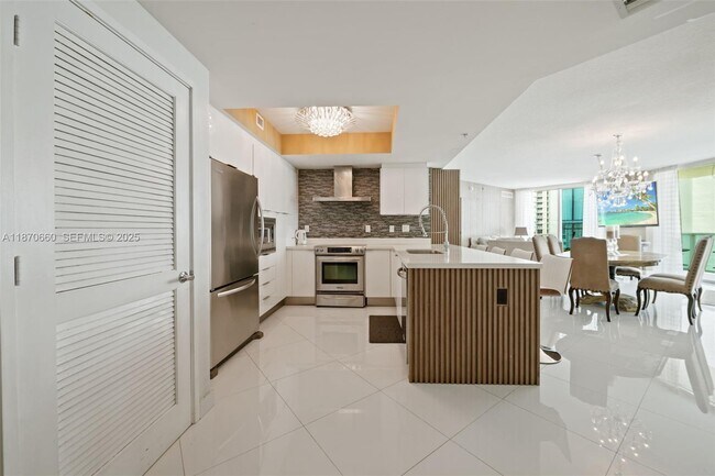Foto del edificio - 150 Sunny Isles Blvd