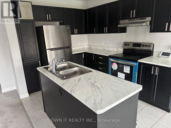 Building Photo - 520 Grey St