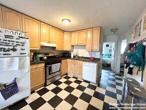 Building Photo - 90 Hammond St