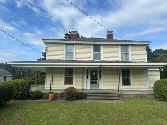 Building Photo - 2734 Green Level Church Rd