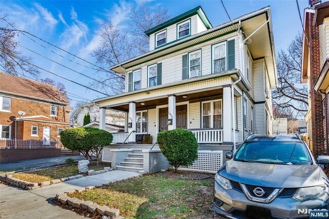 Foto del edificio - 1054-1056 Hunterdon Street Unit Leftside