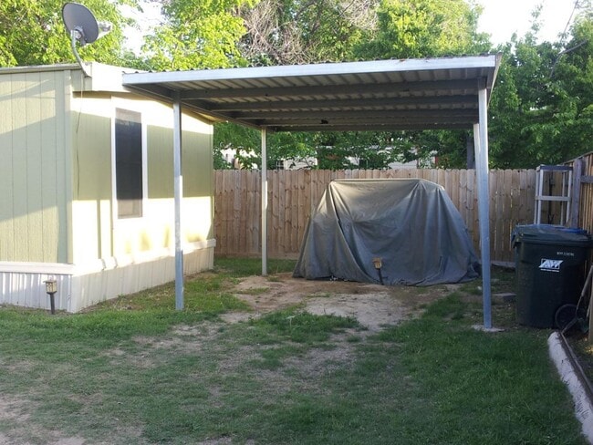 Building Photo - 3 Bedroom House in The Colony, TX