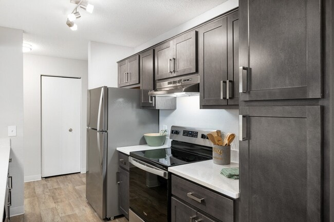 Building Photo - Wedgewood Park Apartments