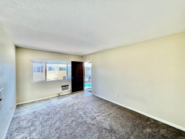 Foto del edificio - Beautiful 1BD/BA w/ reserved parking in Cl...