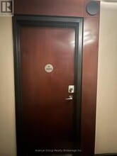 Building Photo - 750 Bay St.