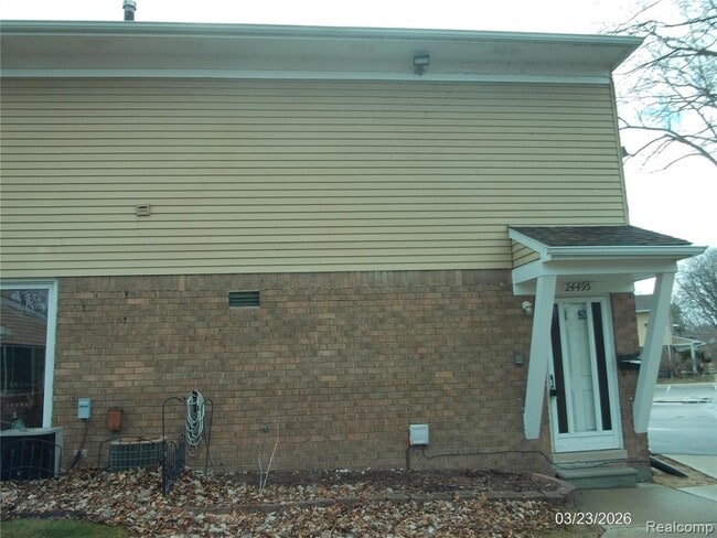 Building Photo - 24495 Quad Park Ln