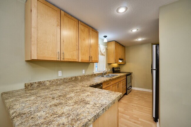 Building Photo - Charming 3-Bed Duplex in Minneapolis