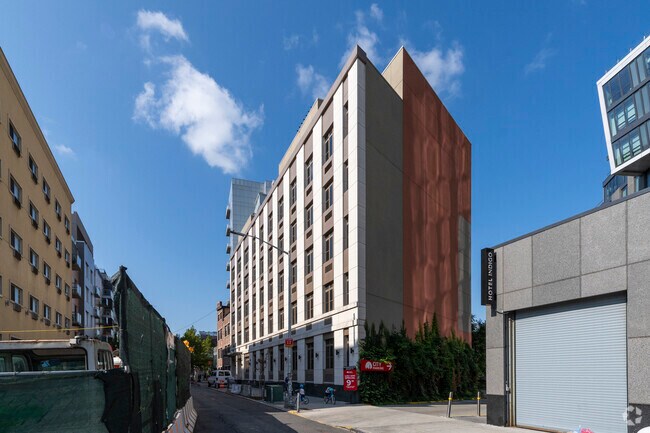 Building Photo - 487 Keap Street