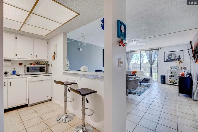 Foto del edificio - 5570 NW 44th St