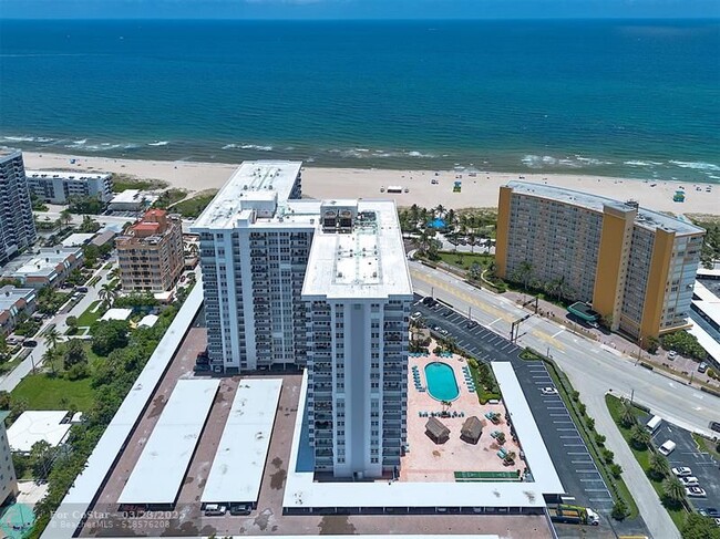 Foto del edificio - 405 N Ocean Blvd