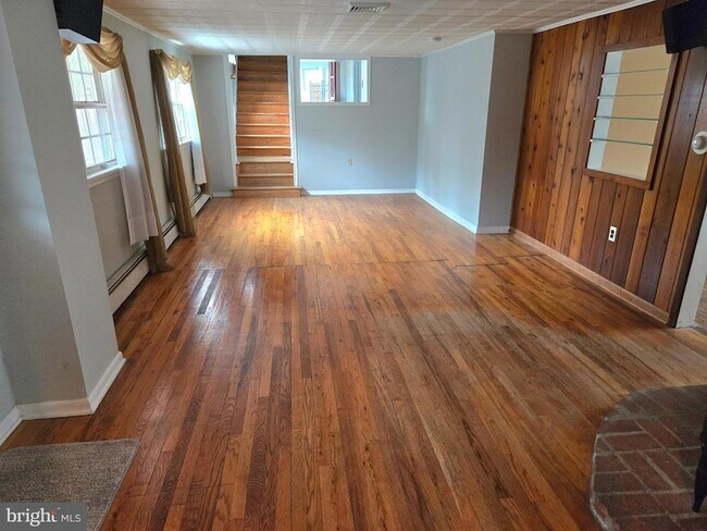 Foto del edificio - 242 S Sugan Rd