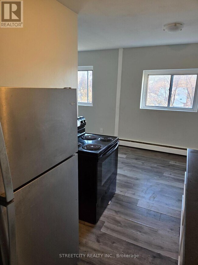 Photo du bâtiment - 220 Ashland Ave